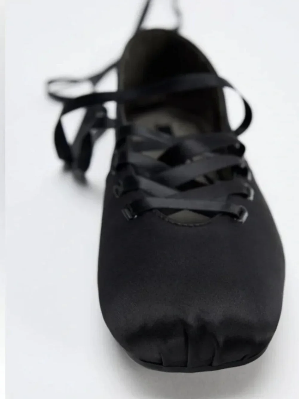 NWT Zara Tied Satin effect fabric ballet flats. Laces detail Black EU 36 US 6